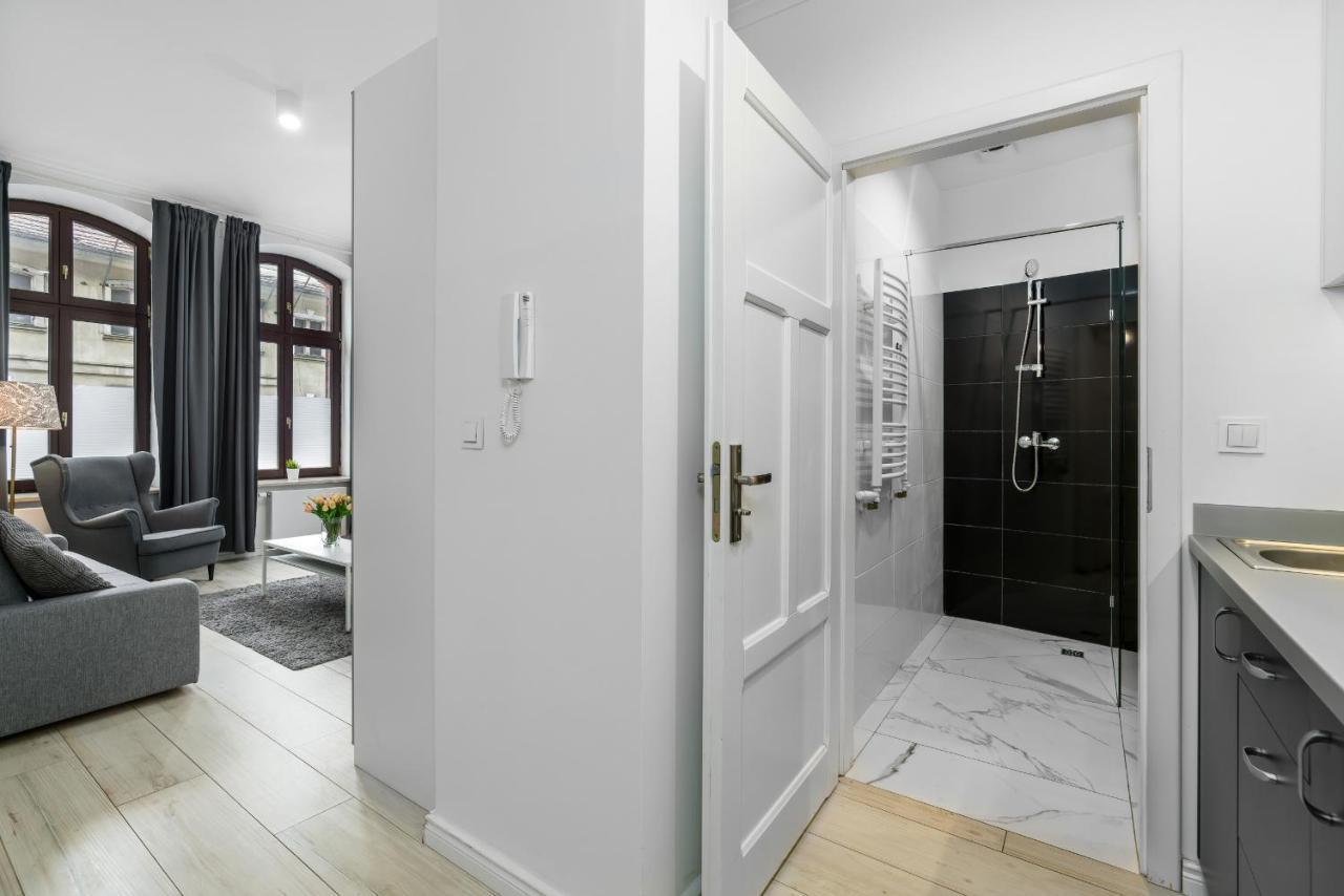 Apartments City Center Saint Wojciech By Renters Poznań Extérieur photo